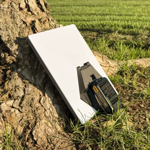 Starlink GO | Product shot 3 with DeWalt Adapter