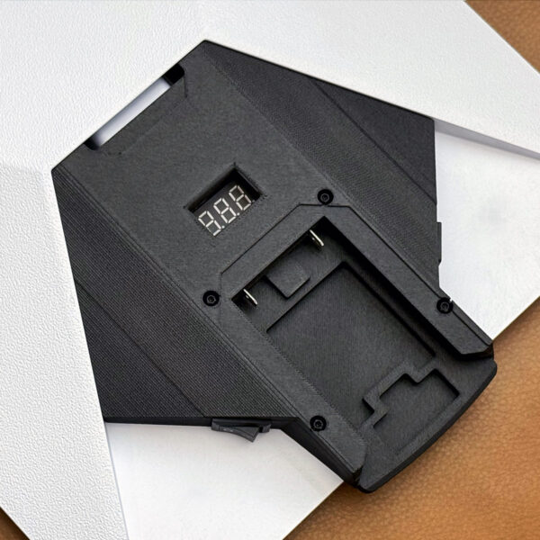 prod2-dc-greenworks Starlink GO | DC Product shot with Greenworks Adapter